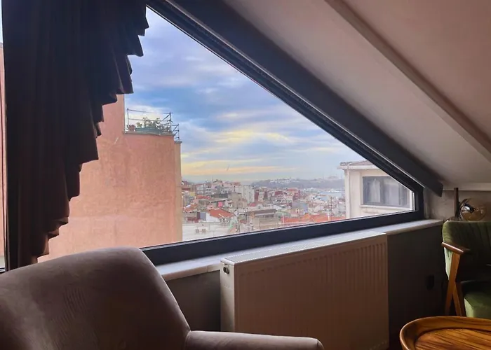 Aleksandr Pera Hotel